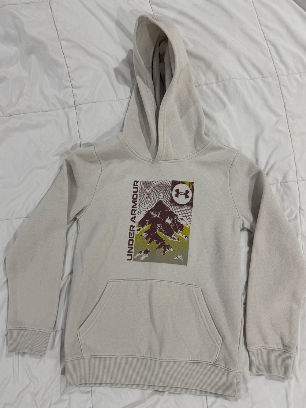 Under Armour Beige Hooded Sweatshirt with Mountain Graphic